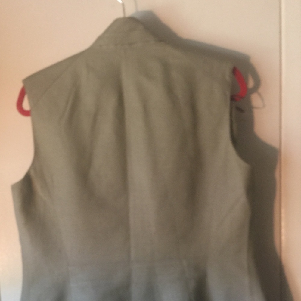 Linen 2 piece sleeveless pant suit - Picture 3 of 8